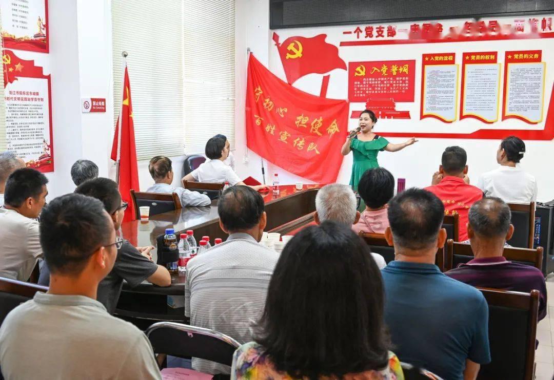 专注有问必答平台-未成年坐火车没有身份证怎么取票?